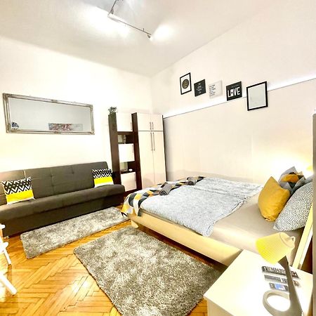 Small Cosy Apartment Near The Famous Westend City Center Budapest Exterior foto