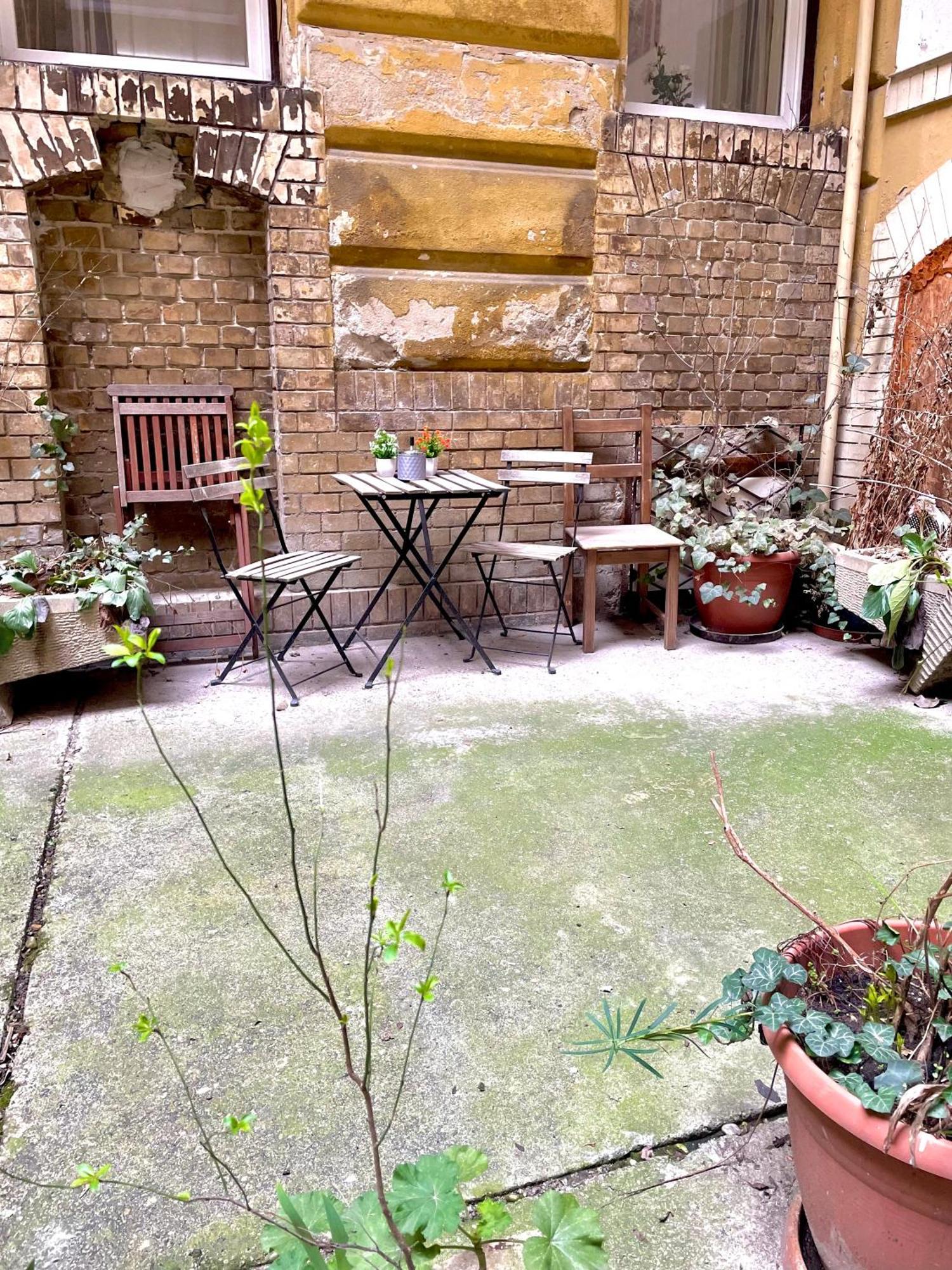 Small Cosy Apartment Near The Famous Westend City Center Budapest Exterior foto