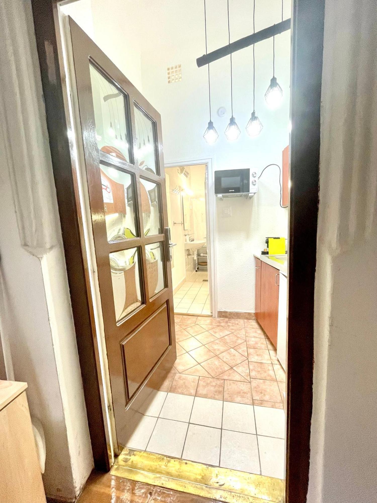 Small Cosy Apartment Near The Famous Westend City Center Budapest Exterior foto