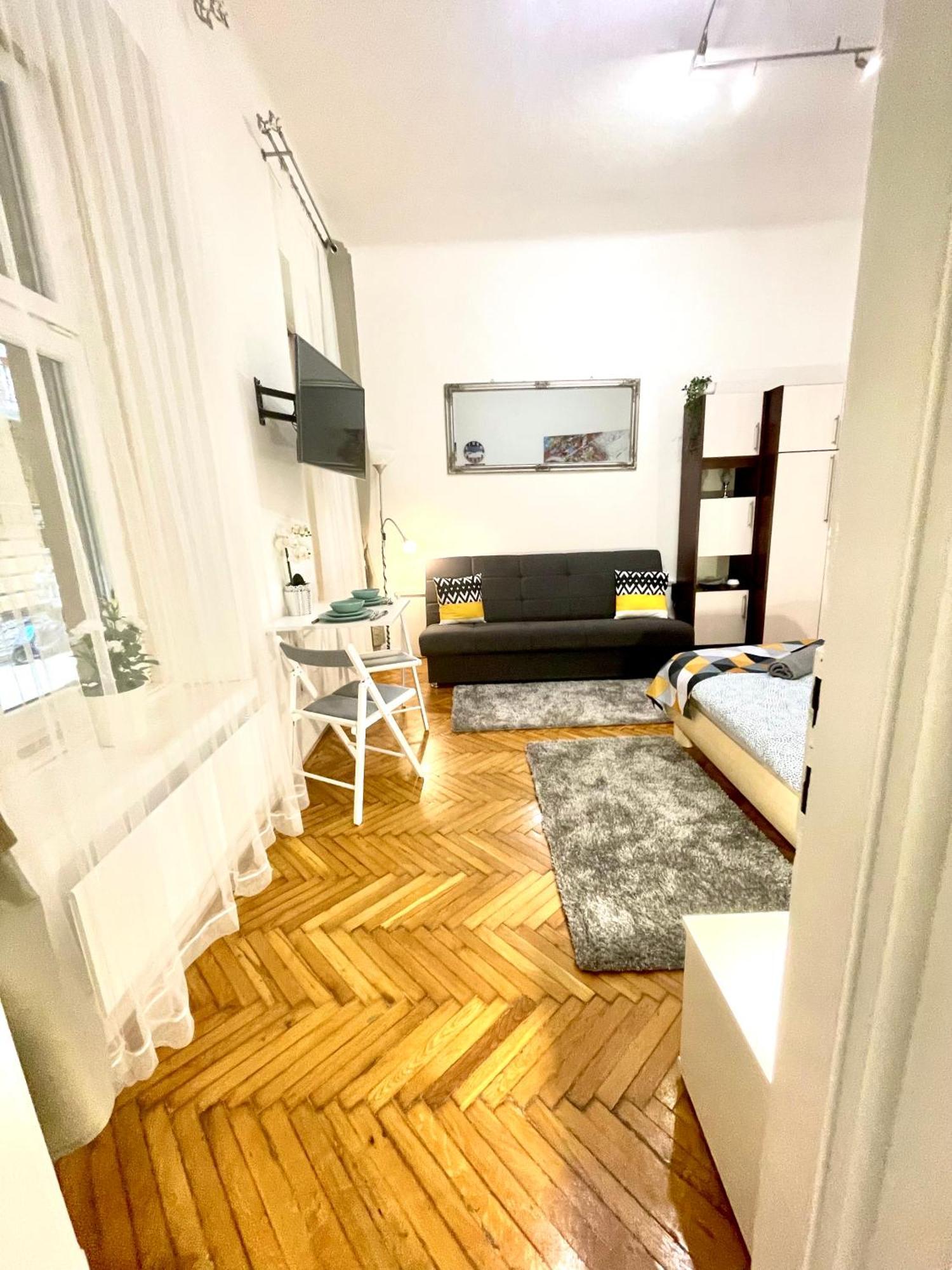 Small Cosy Apartment Near The Famous Westend City Center Budapest Exterior foto