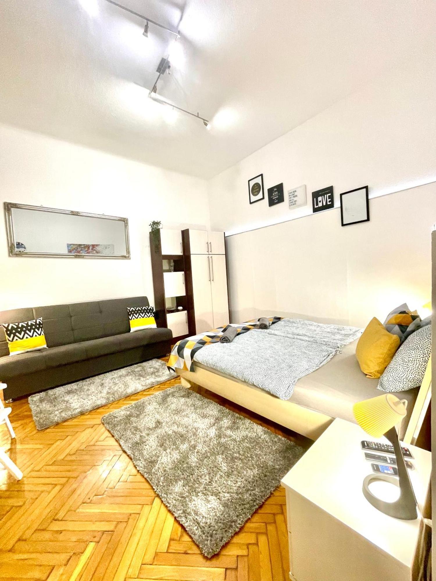 Small Cosy Apartment Near The Famous Westend City Center Budapest Exterior foto