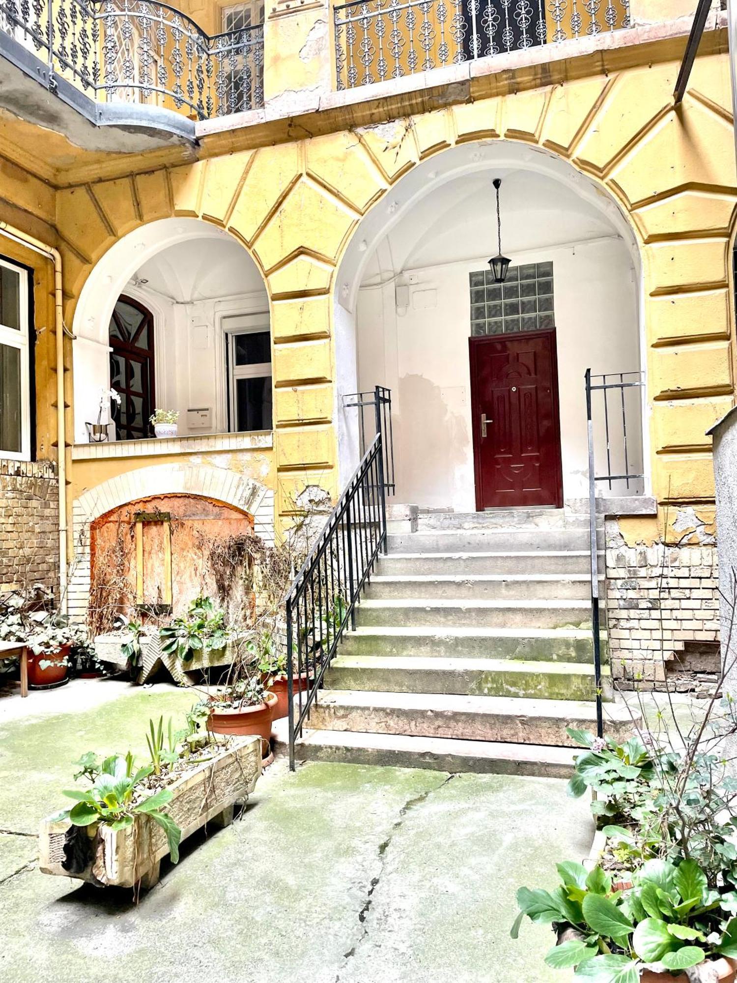 Small Cosy Apartment Near The Famous Westend City Center Budapest Exterior foto