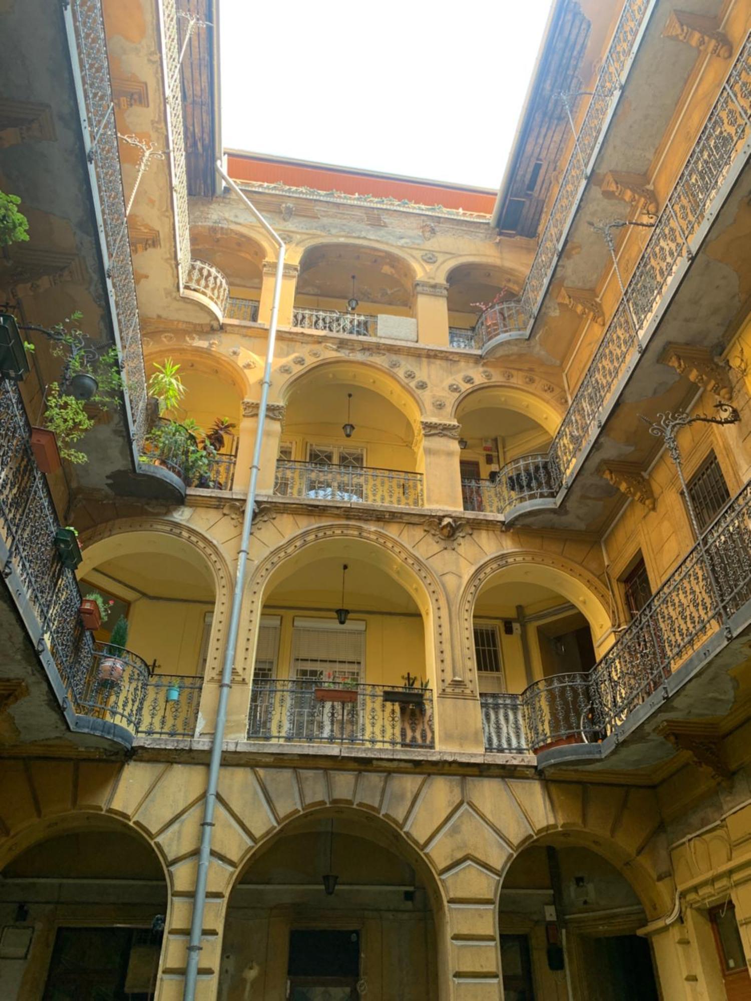 Small Cosy Apartment Near The Famous Westend City Center Budapest Exterior foto